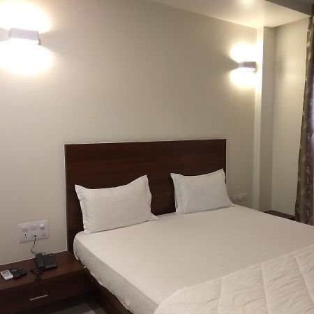 Manasi Inn Satara Exterior foto