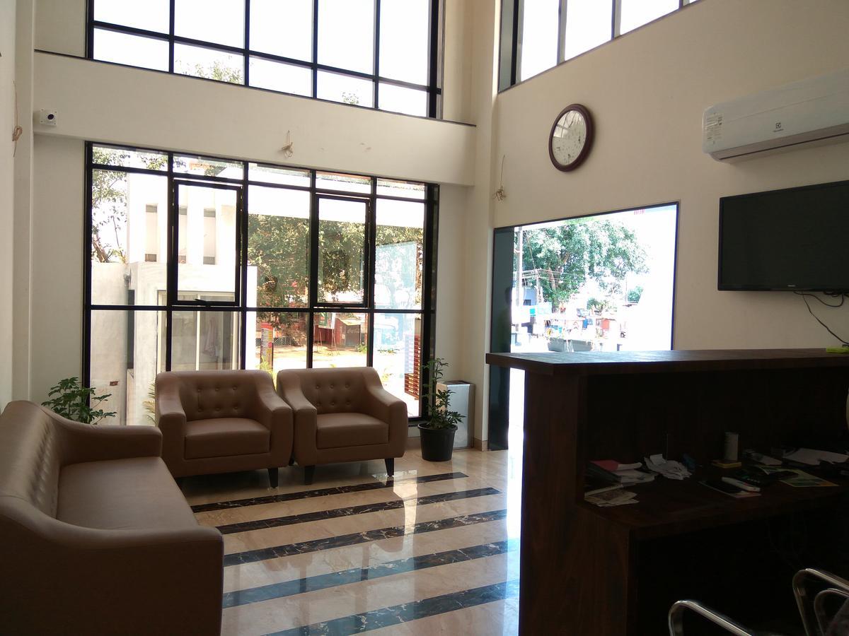 Manasi Inn Satara Exterior foto