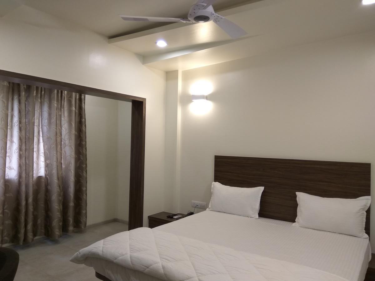Manasi Inn Satara Exterior foto